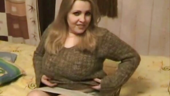 Părul negru și ochii întunecați îi conferă lui Nubile Macy un aspect misterios și sufocant. Adolescentul ei neclar este întotdeauna dornic de afecțiune și se asigură că o primește!